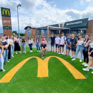 Exkursion der 2AHW zu McDonald´s Villach