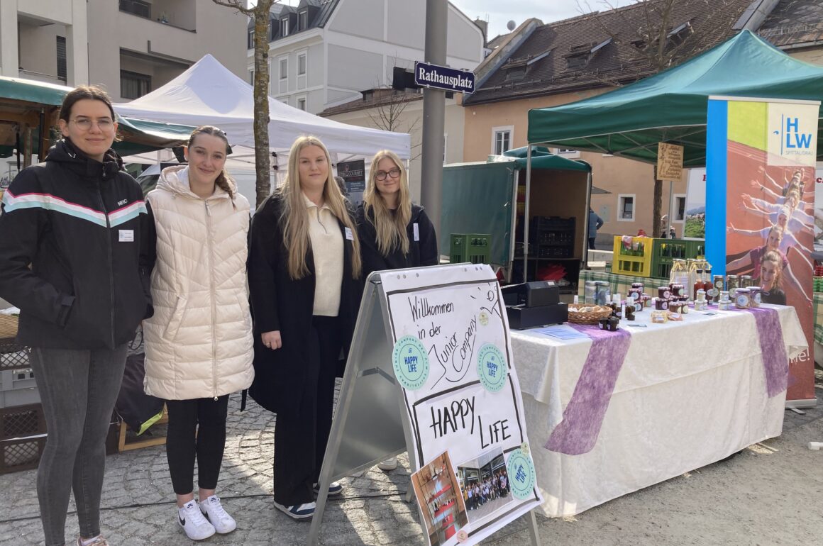Junior_Company_am_Wochenmarkt_23032023 Die Junior Company am Wochenmarkt