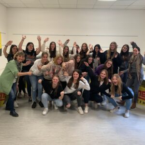 HLW Spittal/Drau bei ANTENNE MACHT SCHULE – 1BHW geht LIVE ON AIR!