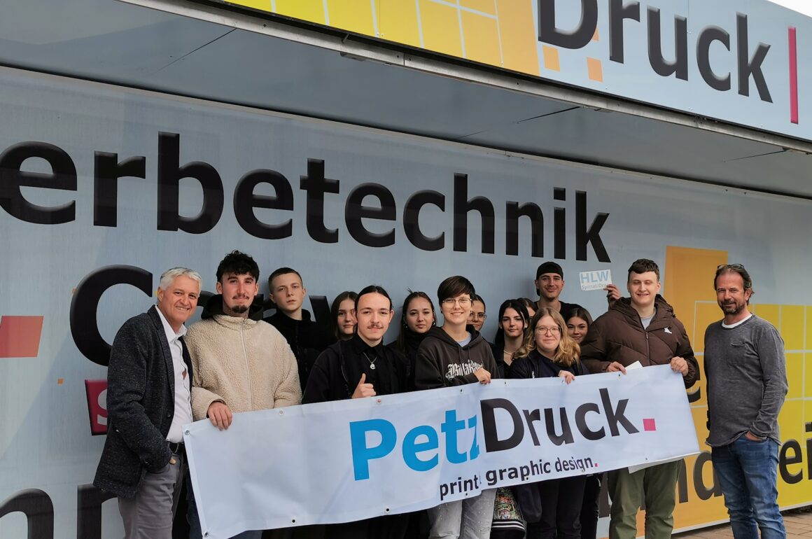 Exkursion_Petz_17102023 Exkursion zur Druckerei Petz – Tradition trifft Innovation