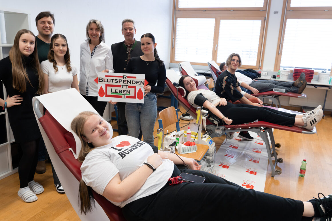 _Pressefoto_Blutspende_HLW_Spittal_2024_03_15_4K-1 Voller Erfolg der HLW-Blutspendeaktion 2024