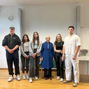 Zeitzeugenbesuch von Katja Sturm-Schnabl in der HLW Spittal