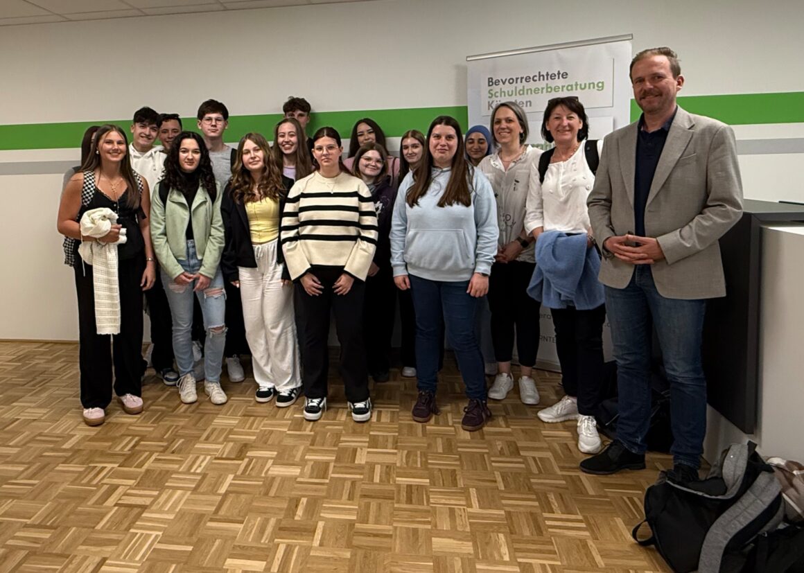 Fachschule für Wirtschaft Spittal zu Gast bei der Kärntner Schuldnerberatung