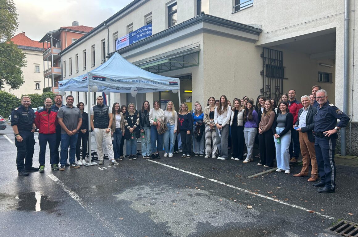 HLW Exkursion zum Tag der Polizei in Spittal