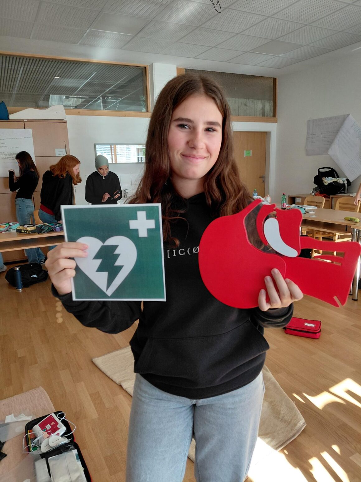 Erste_Hilfe_Kurs HLW Spittal bildet neue Ersthelferinnen aus