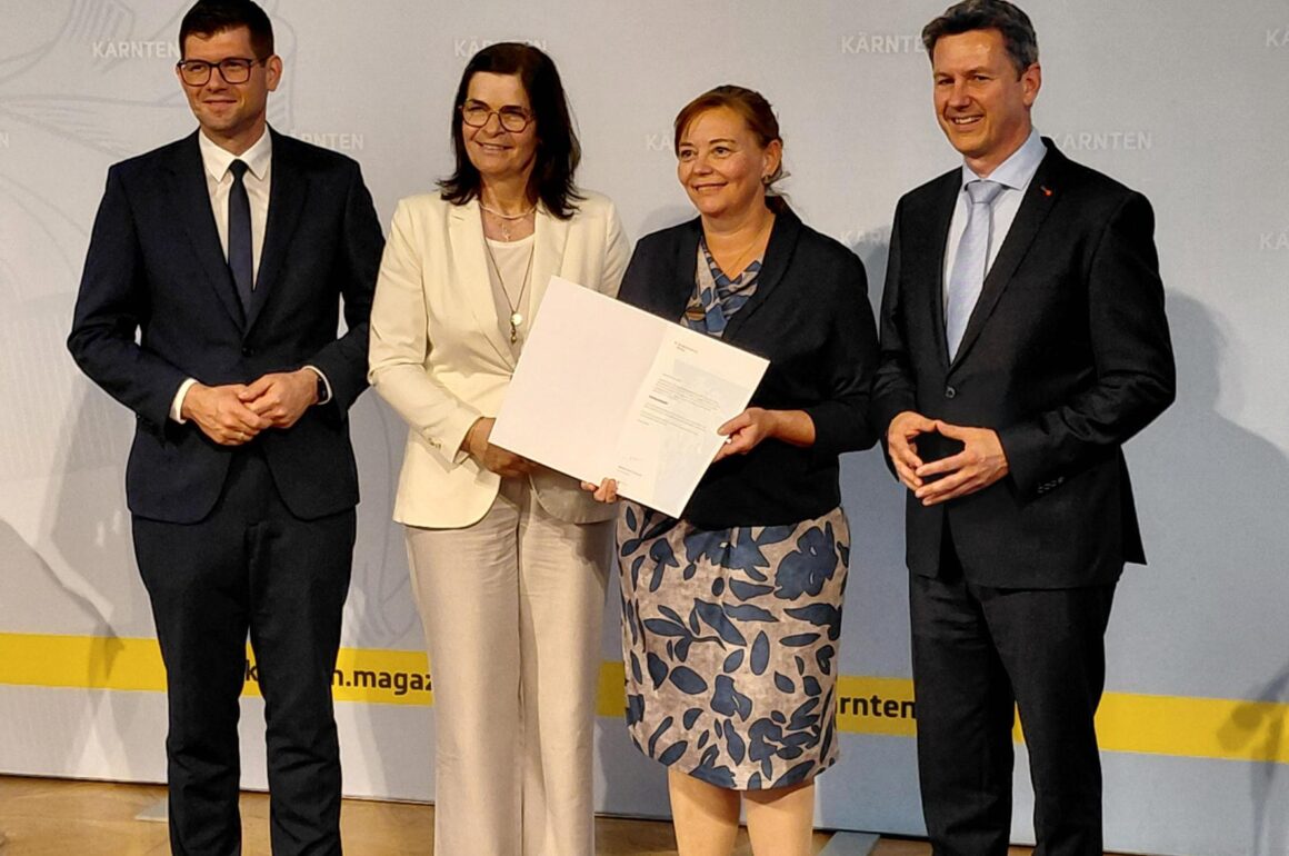 Dekretverleihung_FV Neue Fachvorständin für Gastronomie an der HLW Spittal