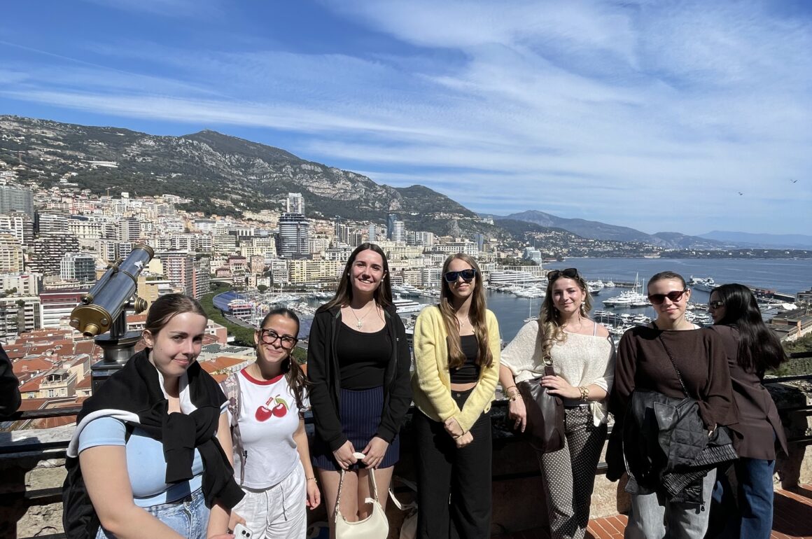 Sprachreise_Nizza_4AHW Sonne, Meer und Macarons: Französischgruppe der 4AHW unterwegs an der Côte d’Azur