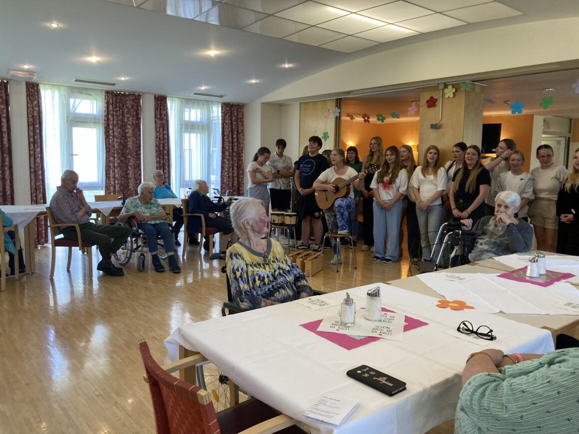 Besuch_Haus_Peinten Tag der Sozialberufe – ein Kooperationsprojekt der HLW Spittal mit dem Sozialhilfeverband Spittal zeigt Wirkung