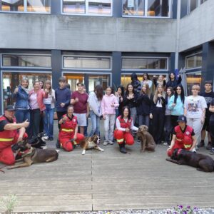 Besuch der Hundestaffel Drautal in der HLW Spittal